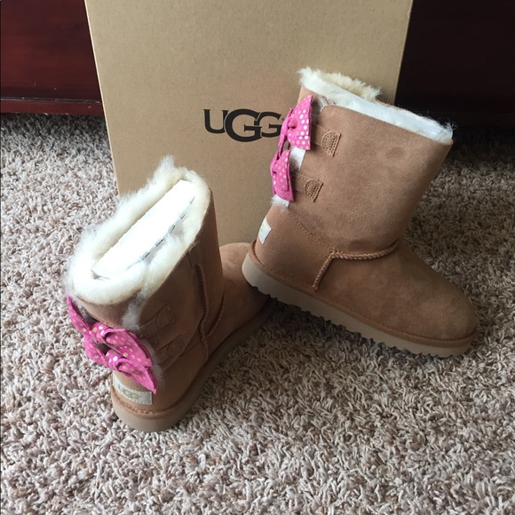 UGG Size 3 (last pair) - Picture 6 of 8